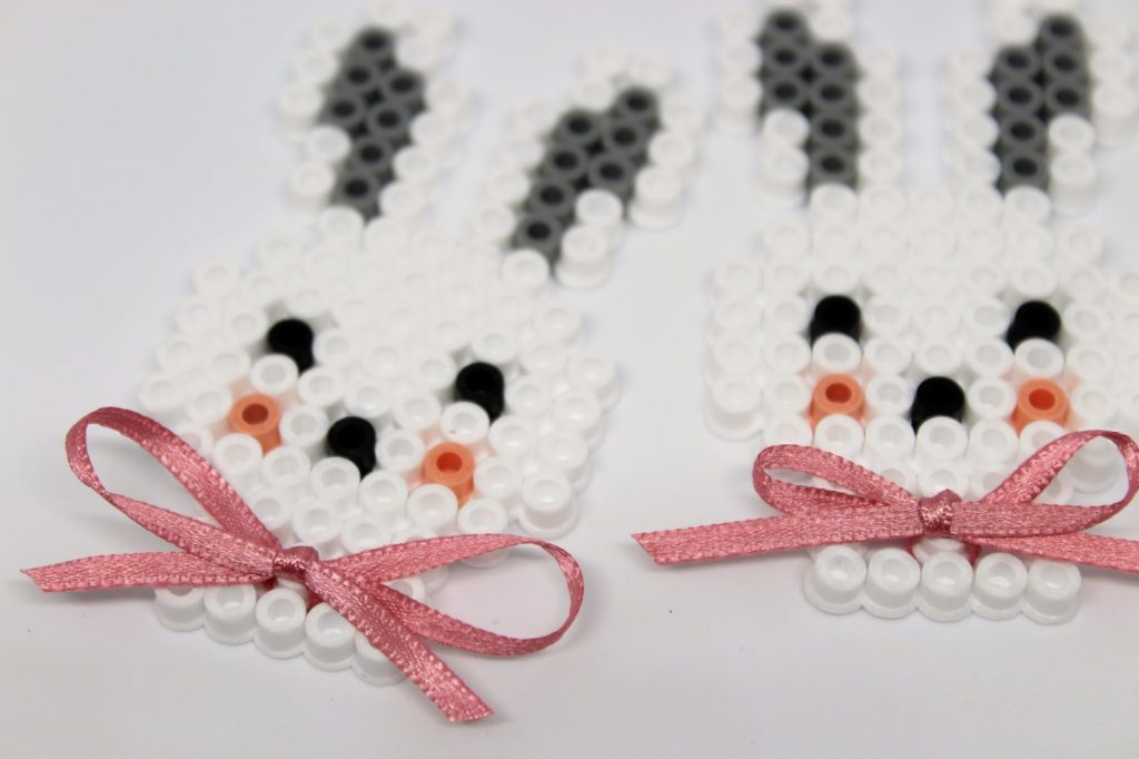 DIY Hasen aus Hama Bügelperlen selber machen - die perfekte Geschenkidee zu Ostern DIY Hasen aus Hama Bügelperlen selber machen - die perfekte Geschenkidee zu Ostern