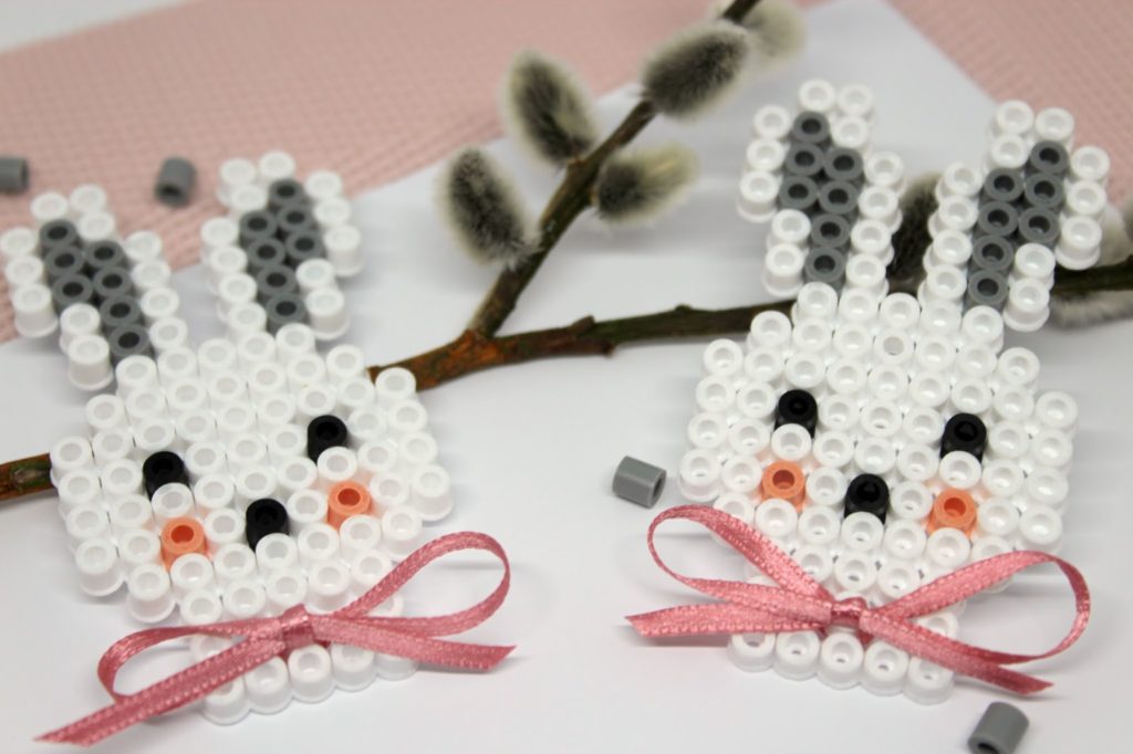DIY Hasen aus Hama Bügelperlen selber machen - die perfekte Geschenkidee zu Ostern DIY Hasen aus Hama Bügelperlen selber machen - die perfekte Geschenkidee zu Ostern