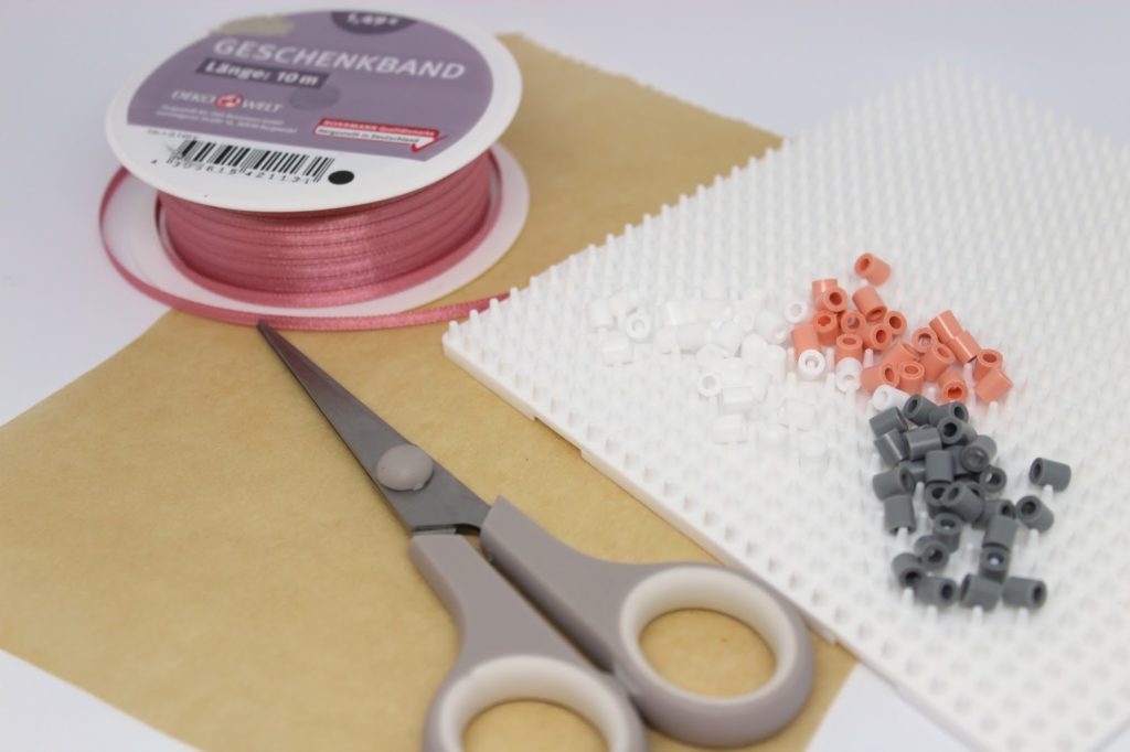 DIY Hasen aus Hama Bügelperlen selber machen - die perfekte Geschenkidee zu Ostern DIY Hasen aus Hama Bügelperlen selber machen - die perfekte Geschenkidee zu Ostern