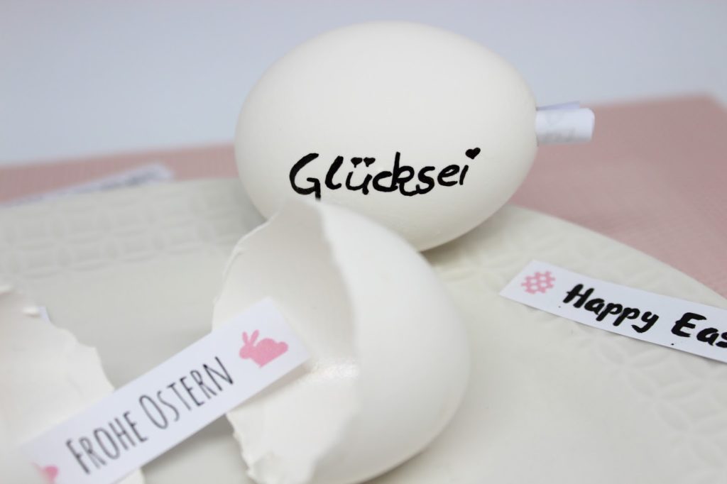 Geniale Geschenkidee für Ostern: DIY Glücksei mit individuellen Nachrichten ganz einfach selber machen + kostenlose Vorlage Geniale Geschenkidee für Ostern: DIY Glücksei mit individuellen Nachrichten ganz einfach selber machen + kostenlose Vorlage