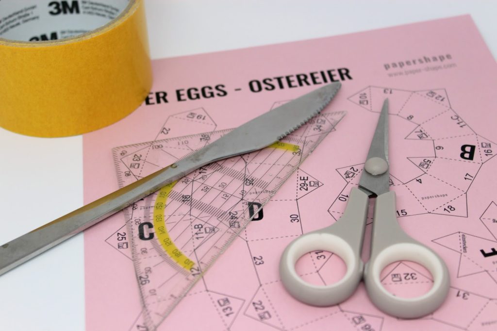 DIY Origami Ostereier aus Papier ganz einfach selber machen - süße Osterdekoration DIY Origami Ostereier aus Papier ganz einfach selber machen - süße Osterdekoration