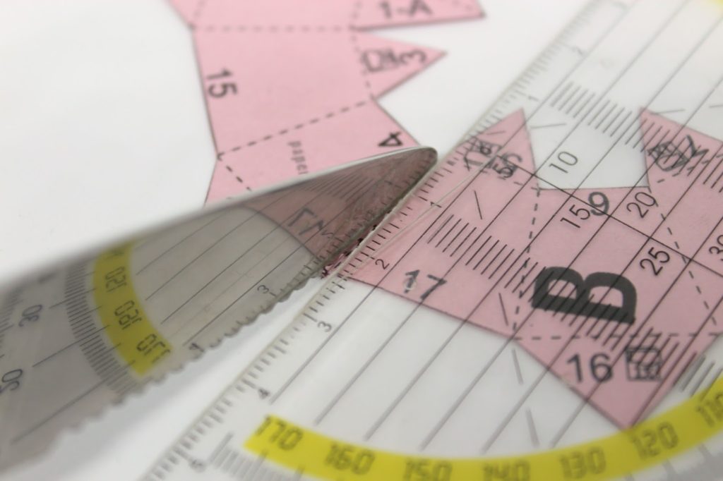 DIY Origami Ostereier aus Papier ganz einfach selber machen - süße Osterdekoration DIY Origami Ostereier aus Papier ganz einfach selber machen - süße Osterdekoration