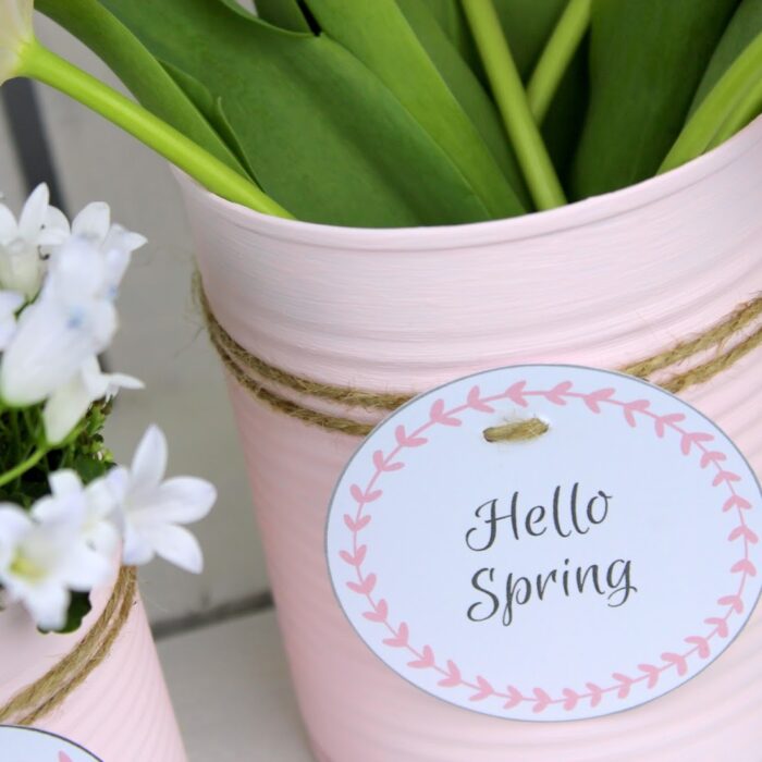 DIY Recycling Bastelidee: Blumentopf aus einer Konservendose in zartem rosa + kostenlosem Etikett