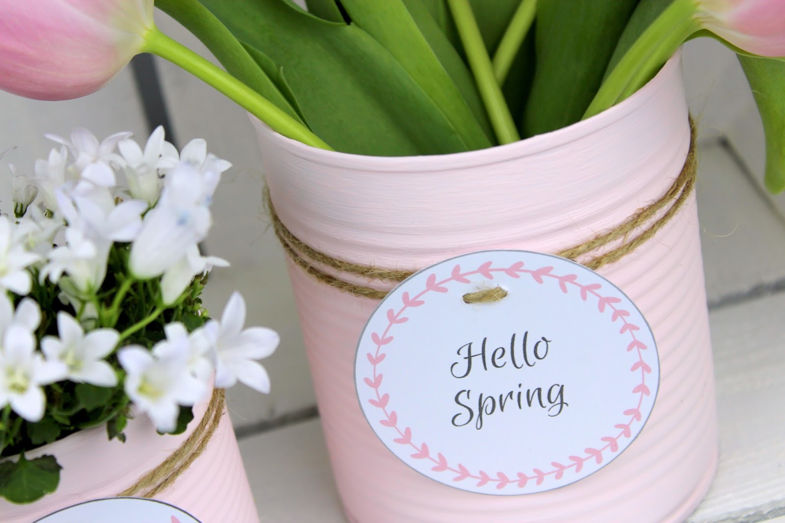 DIY Recycling Bastelidee: Blumentopf aus einer Konservendose in zartem rosa + kostenlosem Etikett