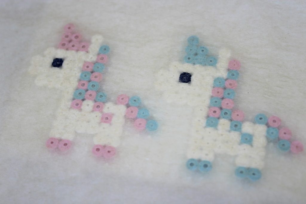 DIY Hama Bügelperlen Einhorn, Regenbogen und Eulen Kühlschrankmagnete ganz einfach selber machen DIY Hama Bügelperlen Einhorn, Regenbogen und Eulen Kühlschrankmagnete ganz einfach selber machen