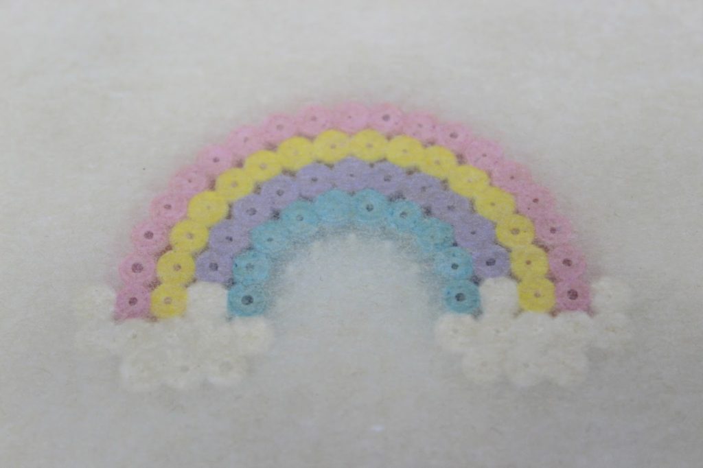 DIY Hama Bügelperlen Einhorn, Regenbogen und Eulen Kühlschrankmagnete ganz einfach selber machen DIY Hama Bügelperlen Einhorn, Regenbogen und Eulen Kühlschrankmagnete ganz einfach selber machen