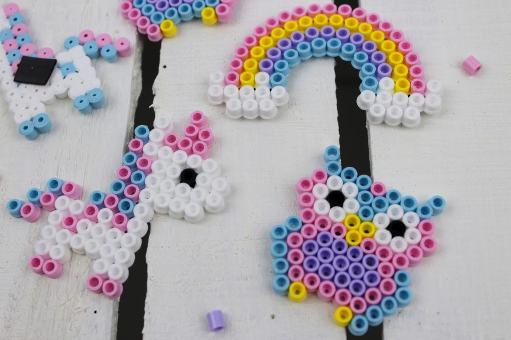 DIY Hama Bügelperlen Einhorn, Regenbogen und Eulen Kühlschrankmagnete ganz einfach selber machen DIY Hama Bügelperlen Einhorn, Regenbogen und Eulen Kühlschrankmagnete ganz einfach selber machen