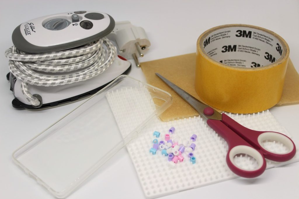 DIY Handyhülle Einhorn aus Hama Bügelperlen ganz einfach selber machen - das Must Have im Sommer DIY Handyhülle Einhorn aus Hama Bügelperlen ganz einfach selber machen - das Must Have im Sommer