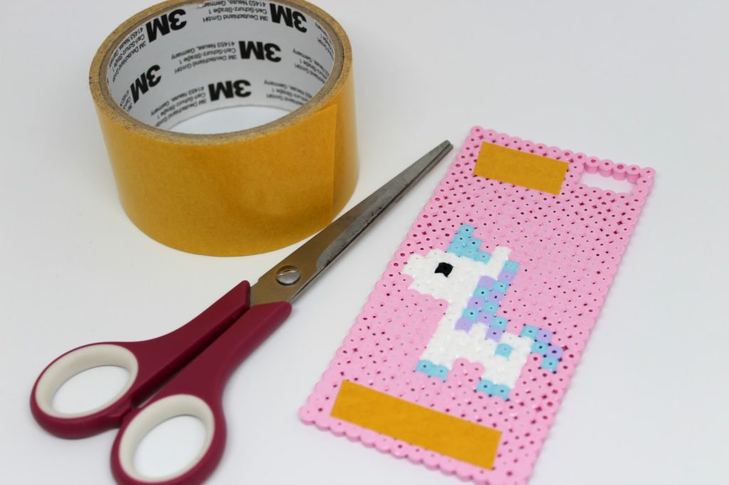 DIY Handyhülle Einhorn aus Hama Bügelperlen ganz einfach selber machen - das Must Have im Sommer DIY Handyhülle Einhorn aus Hama Bügelperlen ganz einfach selber machen - das Must Have im Sommer