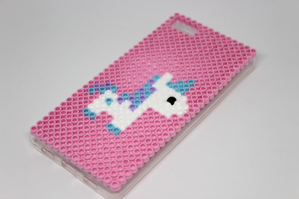 DIY Handyhülle Einhorn aus Hama Bügelperlen ganz einfach selber machen - das Must Have im Sommer DIY Handyhülle Einhorn aus Hama Bügelperlen ganz einfach selber machen - das Must Have im Sommer