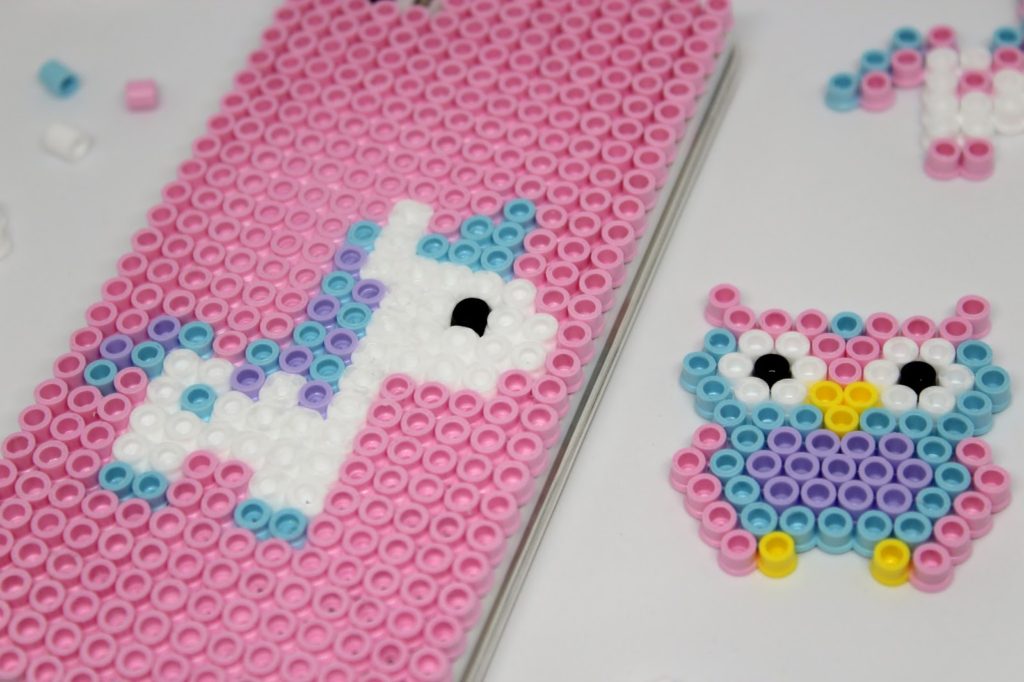 DIY Handyhülle Einhorn aus Hama Bügelperlen ganz einfach selber machen - das Must Have im Sommer DIY Handyhülle Einhorn aus Hama Bügelperlen ganz einfach selber machen - das Must Have im Sommer