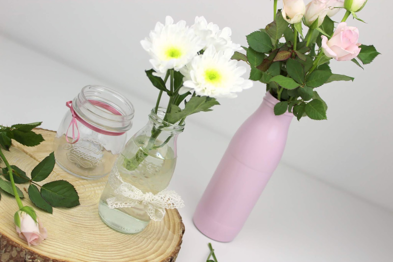 DIY selbstgemachte, günstige Tischdeko aus Milchflaschen - geniale Recycling / Upcycling Bastelidee