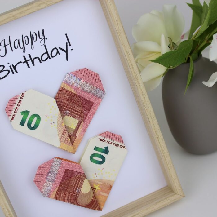 DIY Geldgeschenk Herzen nach Origami Art - die perfekte Geschenkidee + kostenlose Vorlage