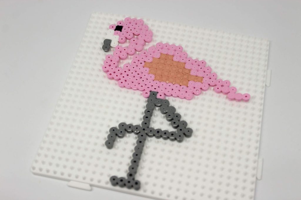 DIY: 3 geniale, schnelle und einfache Flamingo Bastelideen - Bügelperlen Flamingo DIY: 3 geniale, schnelle und einfache Flamingo Bastelideen - Bügelperlen Flamingo