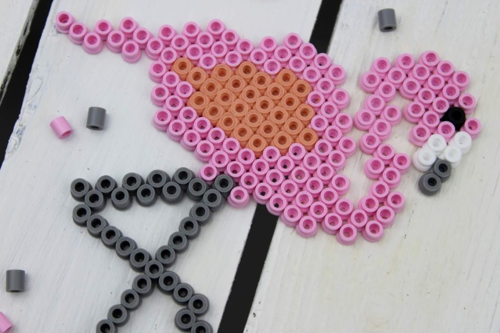 DIY: 3 geniale, schnelle und einfache Flamingo Bastelideen - Bügelperlen Flamingo DIY: 3 geniale, schnelle und einfache Flamingo Bastelideen - Bügelperlen Flamingo
