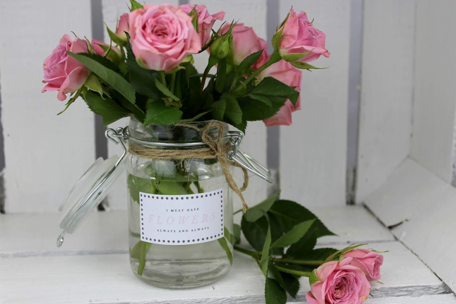 DIY: Vase aus einem Einmachglas selber machen - wunderschöne, kleine Deko + kostenlose Vorlage