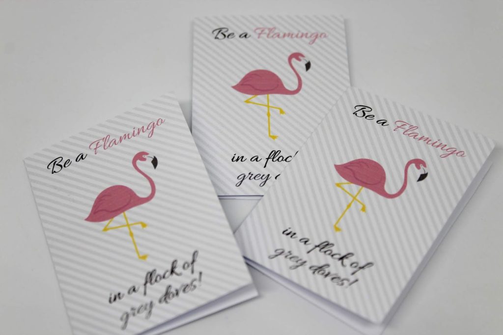 DIY: 3 geniale, schnelle und einfache Flamingo Bastelideen - Flamingo Geschenkkarte DIY: 3 geniale, schnelle und einfache Flamingo Bastelideen - Flamingo Geschenkkarte