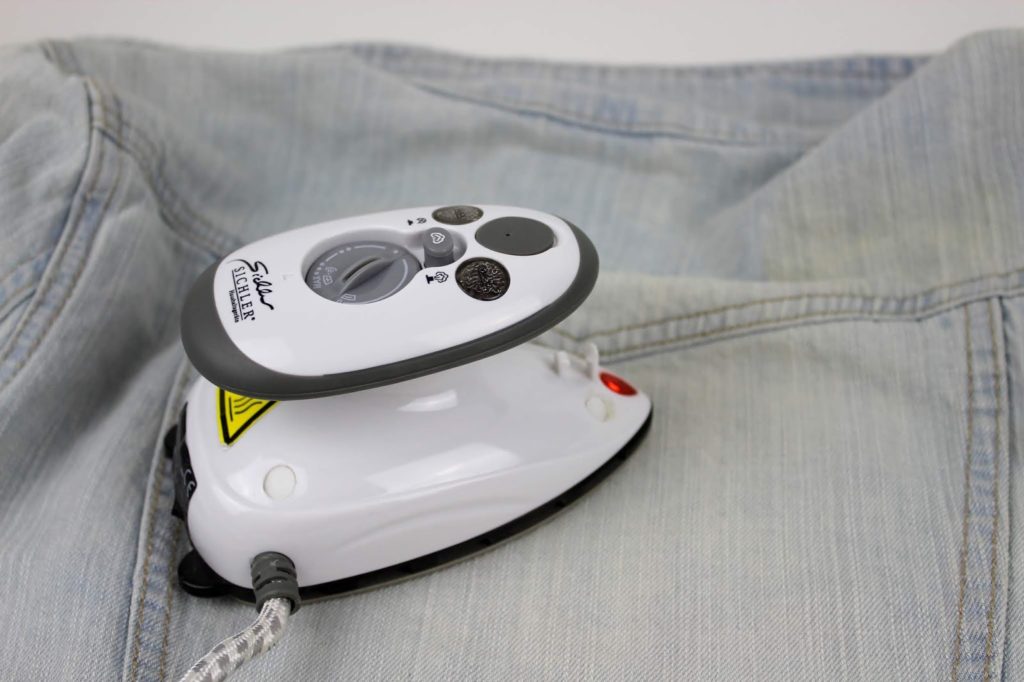 DIY: 3 geniale, schnelle und einfache Flamingo Bastelideen - Flamingo Patch Jacke DIY: 3 geniale, schnelle und einfache Flamingo Bastelideen - Flamingo Patch Jacke