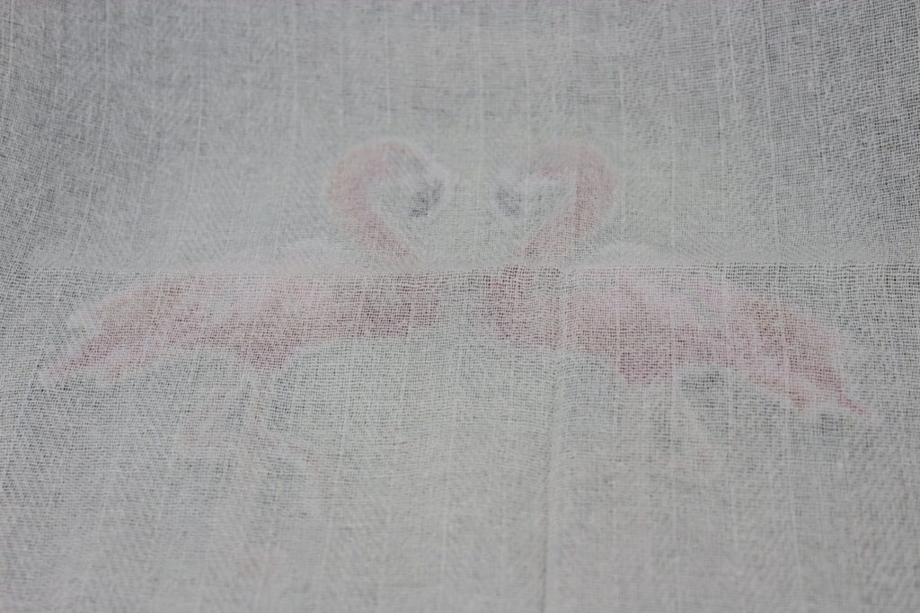 DIY: 3 geniale, schnelle und einfache Flamingo Bastelideen - Flamingo Patch Jacke DIY: 3 geniale, schnelle und einfache Flamingo Bastelideen - Flamingo Patch Jacke