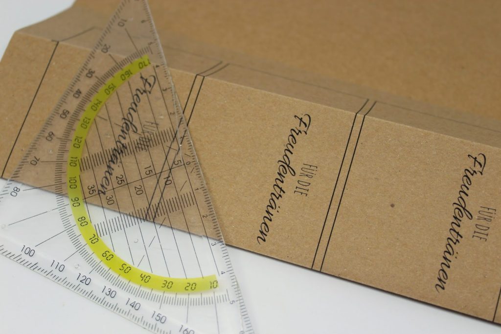 DIY Anleitung: Taschentücher Freudentränen zur Hochzeit ganz einfach selber machen + kostenloses Printable DIY Anleitung: Taschentücher Freudentränen zur Hochzeit ganz einfach selber machen + kostenloses Printable