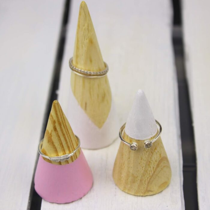 DIY Ringhalter aus Holz - die perfekte, selbstgemachte Schmuckaufbewahrung