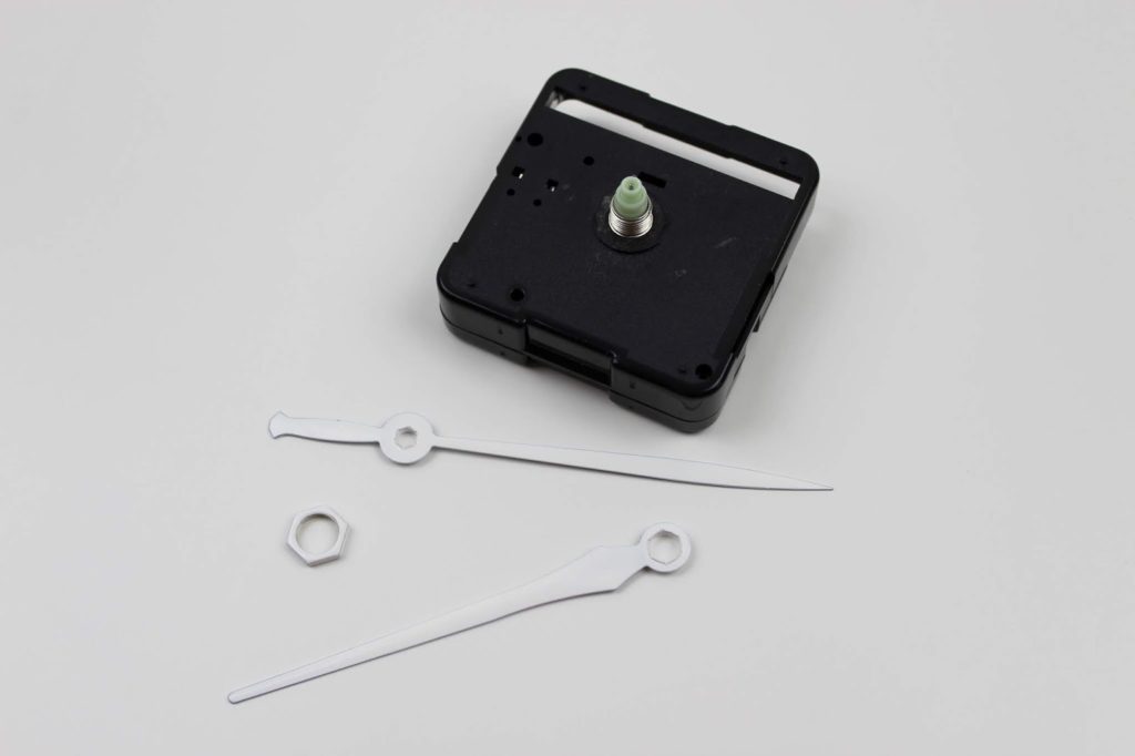 DIY wunderschöne Beton Wanduhr - in nur wenigen Schritten zu eurem Unikat DIY wunderschöne Beton Wanduhr - in nur wenigen Schritten zu eurem Unikat