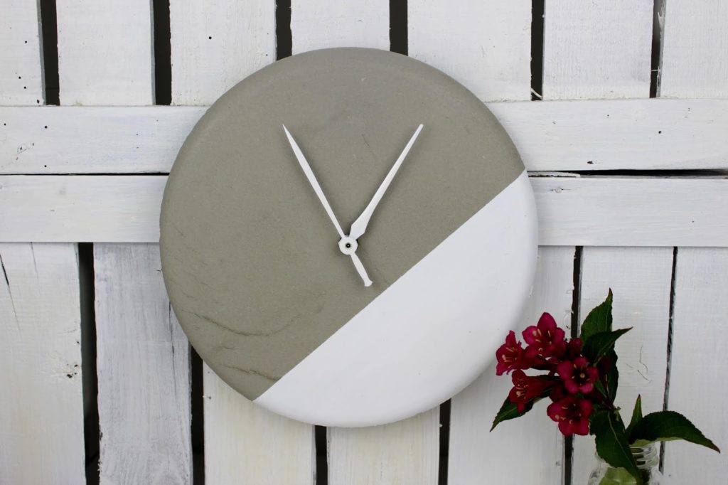 DIY wunderschöne Beton Wanduhr - in nur wenigen Schritten zu eurem Unikat DIY wunderschöne Beton Wanduhr - in nur wenigen Schritten zu eurem Unikat
