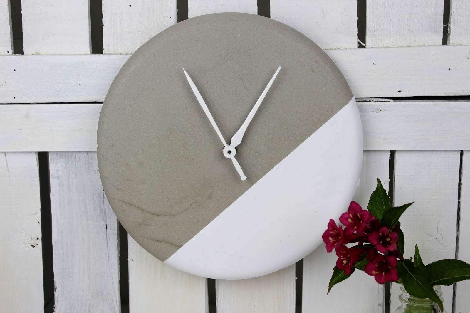 DIY wunderschöne Wanduhr aus Beton selber machen - in nur wenigen Schritten zu eurem Unikat
