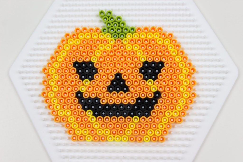 DIY Anleitung: süße Halloween Gespenster und Kürbis Glasuntersetzer ganz einfach selber machen - perfekte Bastelidee für eure Halloween Party DIY Anleitung: süße Halloween Gespenster und Kürbis Glasuntersetzer ganz einfach selber machen - perfekte Bastelidee für eure Halloween Party