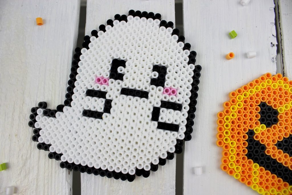 DIY Anleitung: süße Halloween Gespenster und Kürbis Glasuntersetzer ganz einfach selber machen - perfekte Bastelidee für eure Halloween Party DIY Anleitung: süße Halloween Gespenster und Kürbis Glasuntersetzer ganz einfach selber machen - perfekte Bastelidee für eure Halloween Party