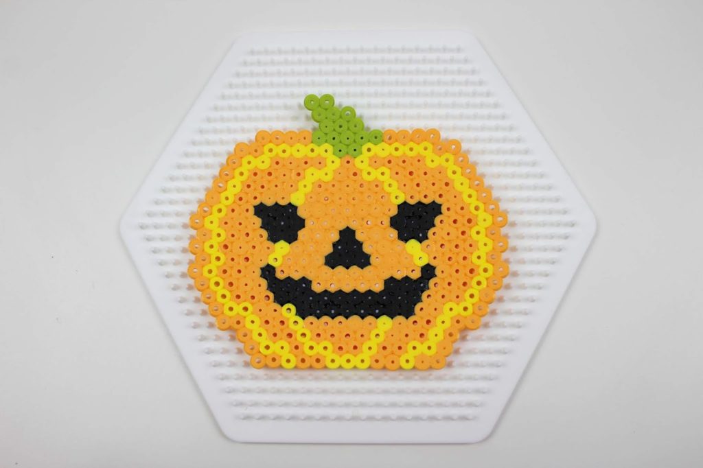 DIY Anleitung: süße Halloween Gespenster und Kürbis Glasuntersetzer ganz einfach selber machen - perfekte Bastelidee für eure Halloween Party DIY Anleitung: süße Halloween Gespenster und Kürbis Glasuntersetzer ganz einfach selber machen - perfekte Bastelidee für eure Halloween Party