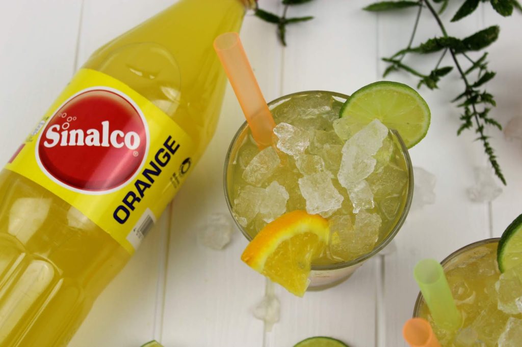 Rezept: Super leckerer Orangen Mojito Cocktail - ganz einfach selber machen mit Sinalco Orange Rezept: Super leckerer Orangen Mojito Cocktail - ganz einfach selber machen mit Sinalco Orange