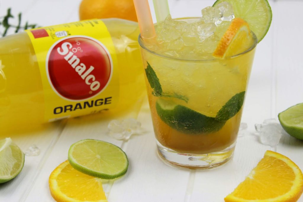 Rezept: Super leckerer Orangen Mojito Cocktail - ganz einfach selber machen mit Sinalco Orange Rezept: Super leckerer Orangen Mojito Cocktail - ganz einfach selber machen mit Sinalco Orange