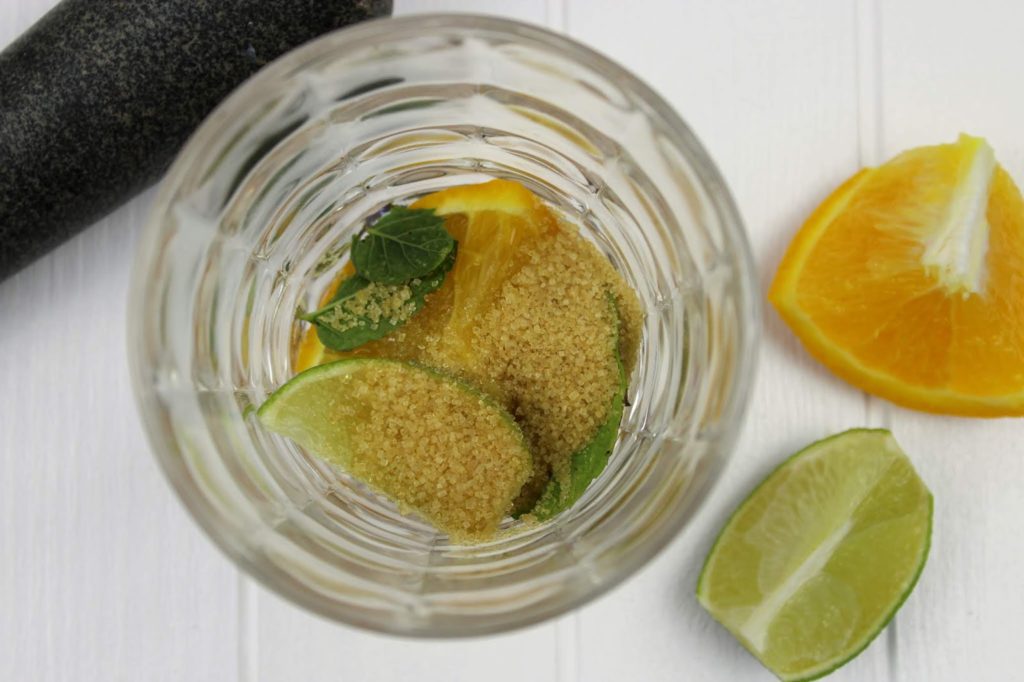 Rezept: Super leckerer Orangen Mojito Cocktail - ganz einfach selber machen mit Sinalco Orange Rezept: Super leckerer Orangen Mojito Cocktail - ganz einfach selber machen mit Sinalco Orange