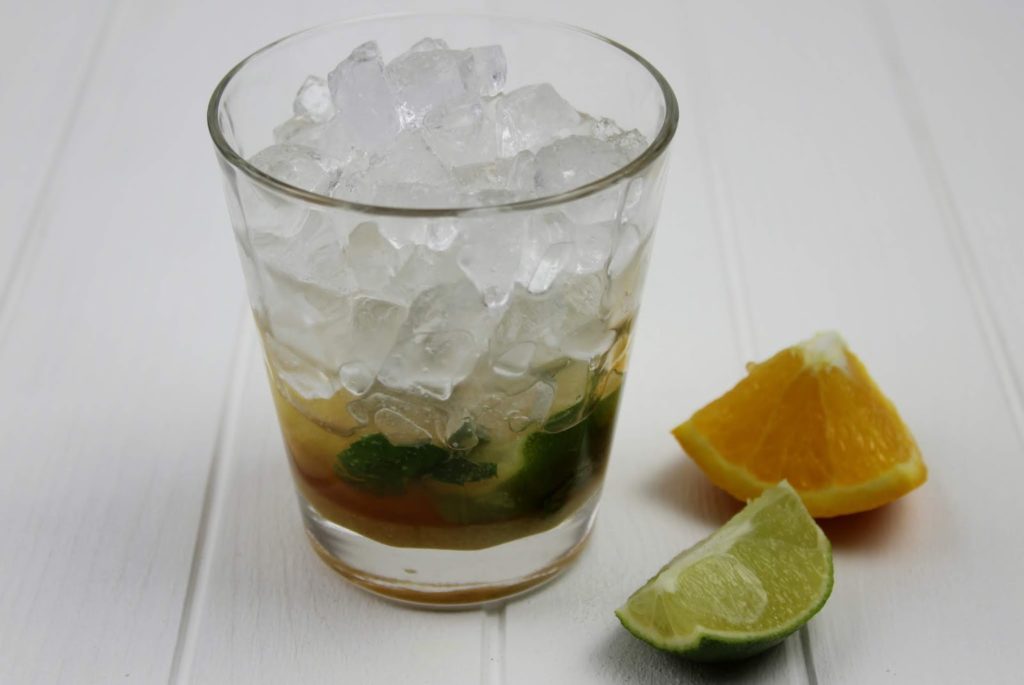 Rezept: Super leckerer Orangen Mojito Cocktail - ganz einfach selber machen mit Sinalco Orange Rezept: Super leckerer Orangen Mojito Cocktail - ganz einfach selber machen mit Sinalco Orange
