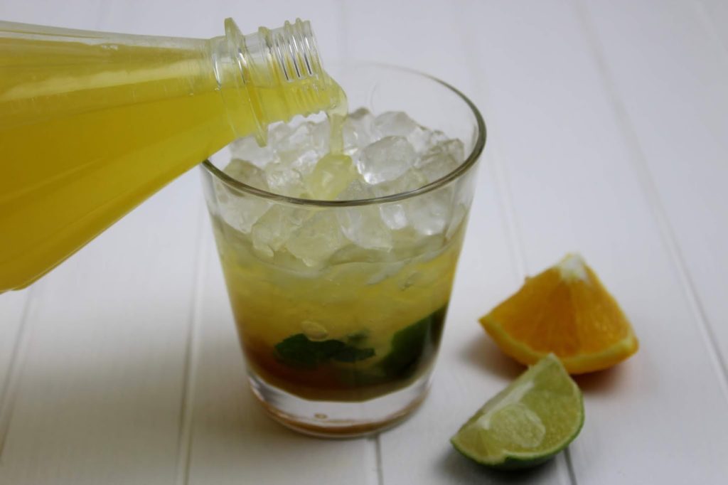 Rezept: Super leckerer Orangen Mojito Cocktail - ganz einfach selber machen mit Sinalco Orange Rezept: Super leckerer Orangen Mojito Cocktail - ganz einfach selber machen mit Sinalco Orange