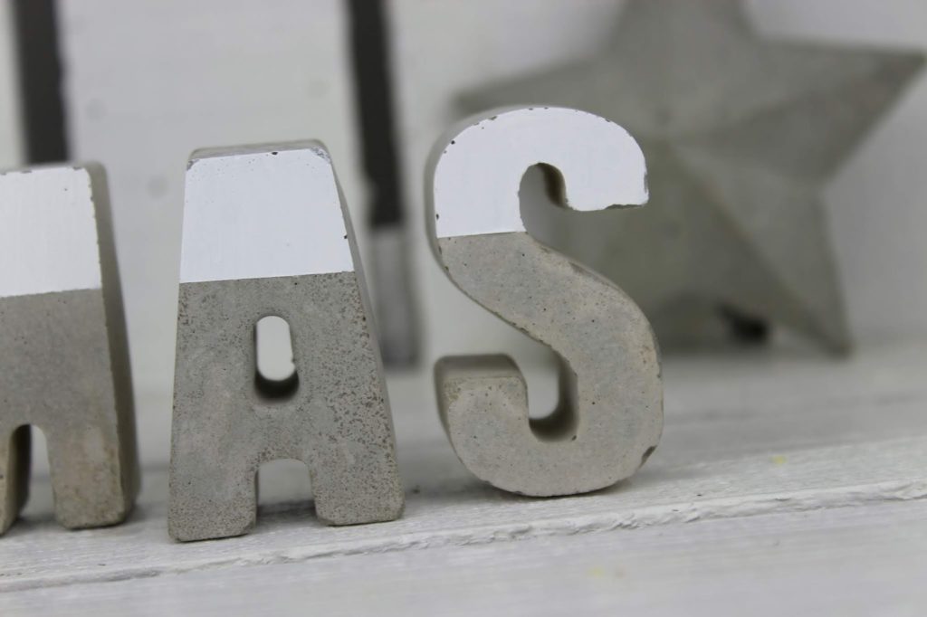 DIY Beton Buchstaben XMAS ganz einfach selber machen - wunderschöne, kleine Weihnachtsdeko DIY Beton Buchstaben XMAS ganz einfach selber machen - wunderschöne, kleine Weihnachtsdeko