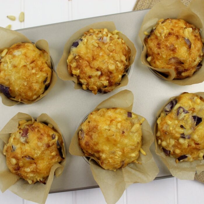 Rezept: Schnelle, einfache, herzhafte Salami-Schinken Käse Muffins