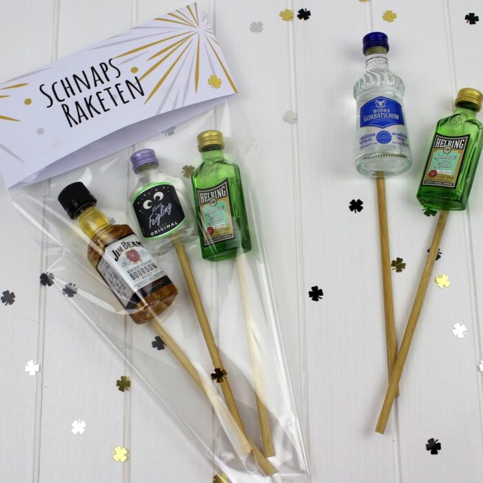 DIY Schnaps Raketen ganz einfach selber machen – die perfekte Geschenkidee für Silvester und eure Silversterfeier + free Printable