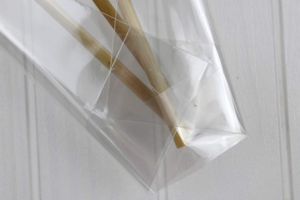 DIY Schnaps Raketen ganz einfach selber machen - die perfekte Geschenkidee für Silvester und eure Silversterfeier DIY Schnaps Raketen ganz einfach selber machen - die perfekte Geschenkidee für Silvester und eure Silversterfeier