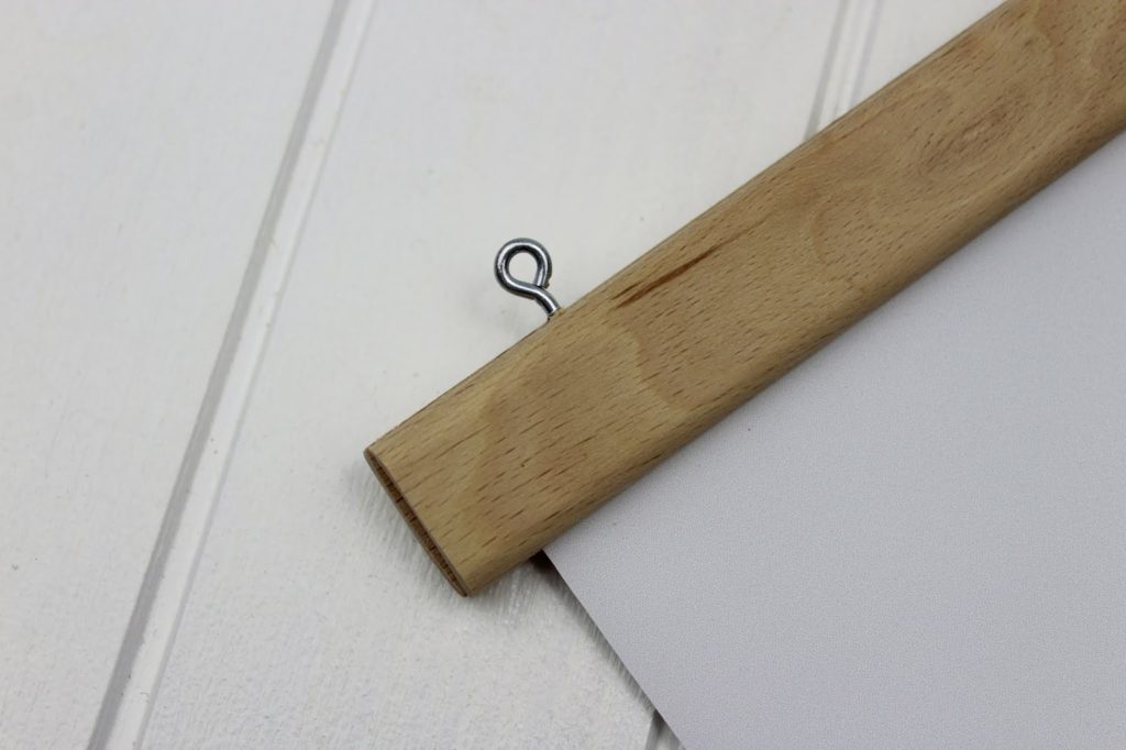 DIY Posterleiste aus Holz in wenigen Schritten selber machen - die perfekte Wanddeko DIY Posterleiste aus Holz in wenigen Schritten selber machen - die perfekte Wanddeko