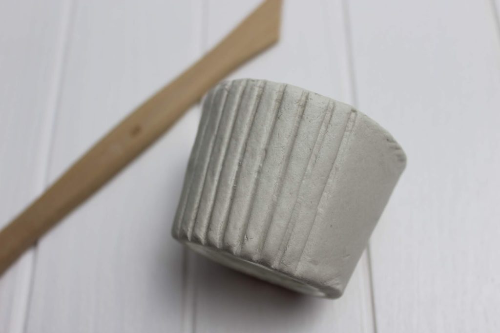 DIY: Struktur Vase und Teelichter aus Modelliermasse in wenigen Schritte selber machen DIY: Struktur Vase und Teelichter aus Modelliermasse in wenigen Schritte selber machen