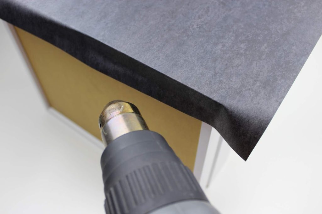 DIY: Möbel Upcycling - Möbelfolie trocken verkleben mit ausführlicher Anleitung inkl. Tipps und Tricks DIY: Möbel Upcycling - Möbelfolie trocken verkleben mit ausführlicher Anleitung inkl. Tipps und Tricks