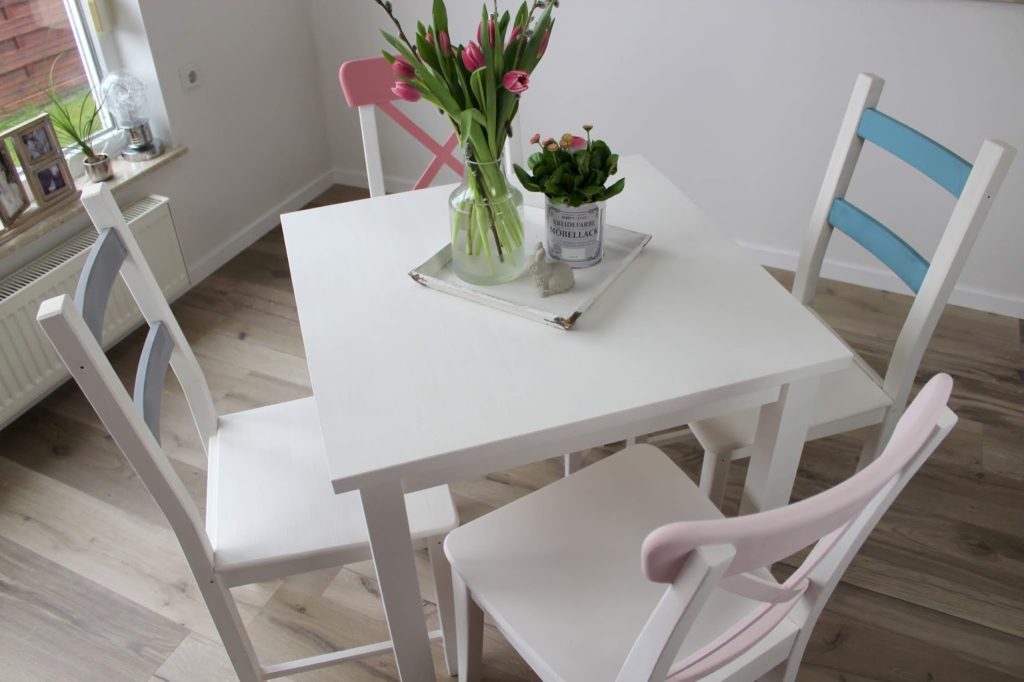 DIY: Alte Möbel aufarbeiten und neu streichen mit Kreidefarbe von Rust-Oleum - farbenfrohes Make Over DIY: Alte Möbel aufarbeiten und neu streichen mit Kreidefarbe von Rust-Oleum - farbenfrohes Make Over