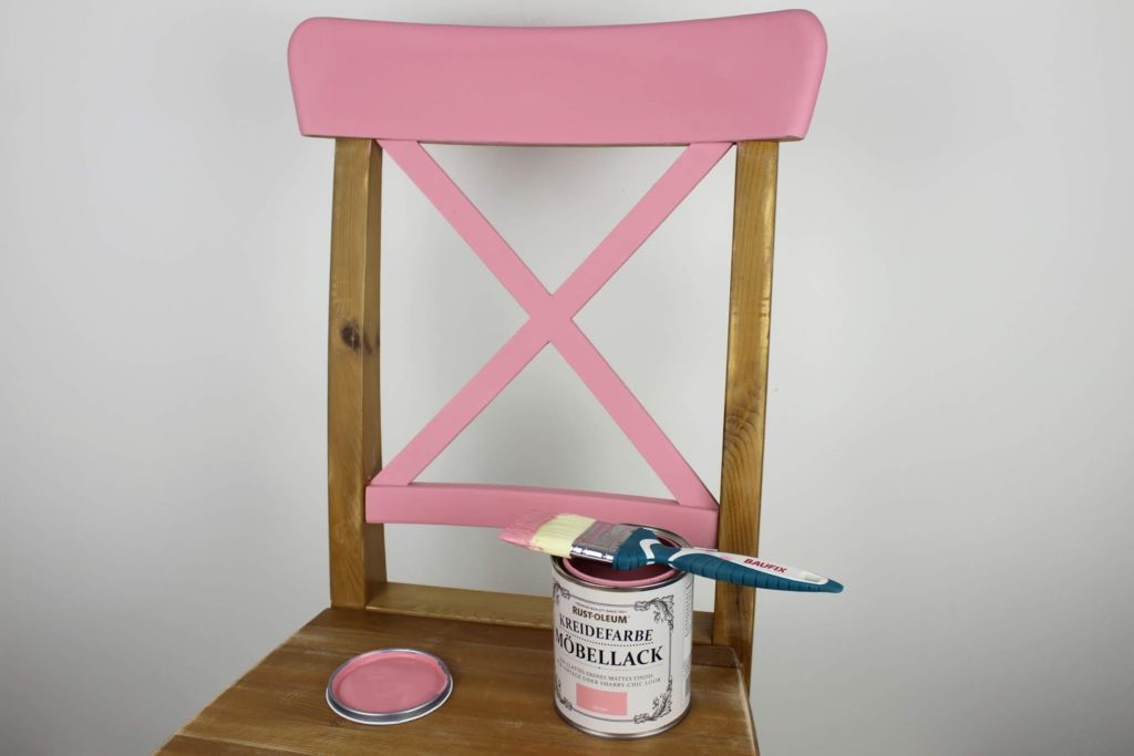 DIY: Alte Möbel aufarbeiten und neu streichen mit Kreidefarbe von Rust-Oleum - farbenfrohes Make Over DIY: Alte Möbel aufarbeiten und neu streichen mit Kreidefarbe von Rust-Oleum - farbenfrohes Make Over