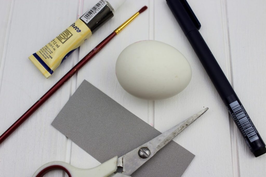 DIY: Tierische Ostereier mit Eierbechern aus Holzperlen ganz einfach selber machen - mit dem COSY Magazin DIY: Tierische Ostereier mit Eierbechern aus Holzperlen ganz einfach selber machen - mit dem COSY Magazin