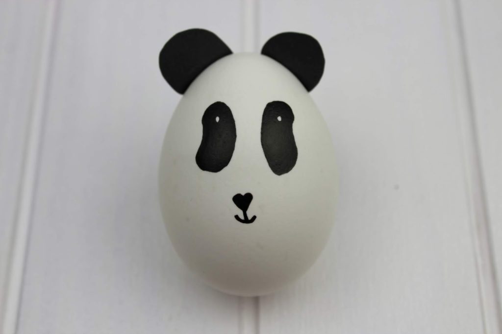 DIY: Tierische Ostereier mit Eierbechern aus Holzperlen ganz einfach selber machen - mit dem COSY Magazin DIY: Tierische Ostereier mit Eierbechern aus Holzperlen ganz einfach selber machen - mit dem COSY Magazin