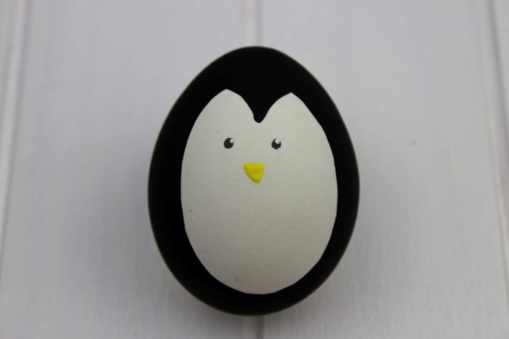 DIY: Tierische Ostereier mit Eierbechern aus Holzperlen ganz einfach selber machen - mit dem COSY Magazin DIY: Tierische Ostereier mit Eierbechern aus Holzperlen ganz einfach selber machen - mit dem COSY Magazin