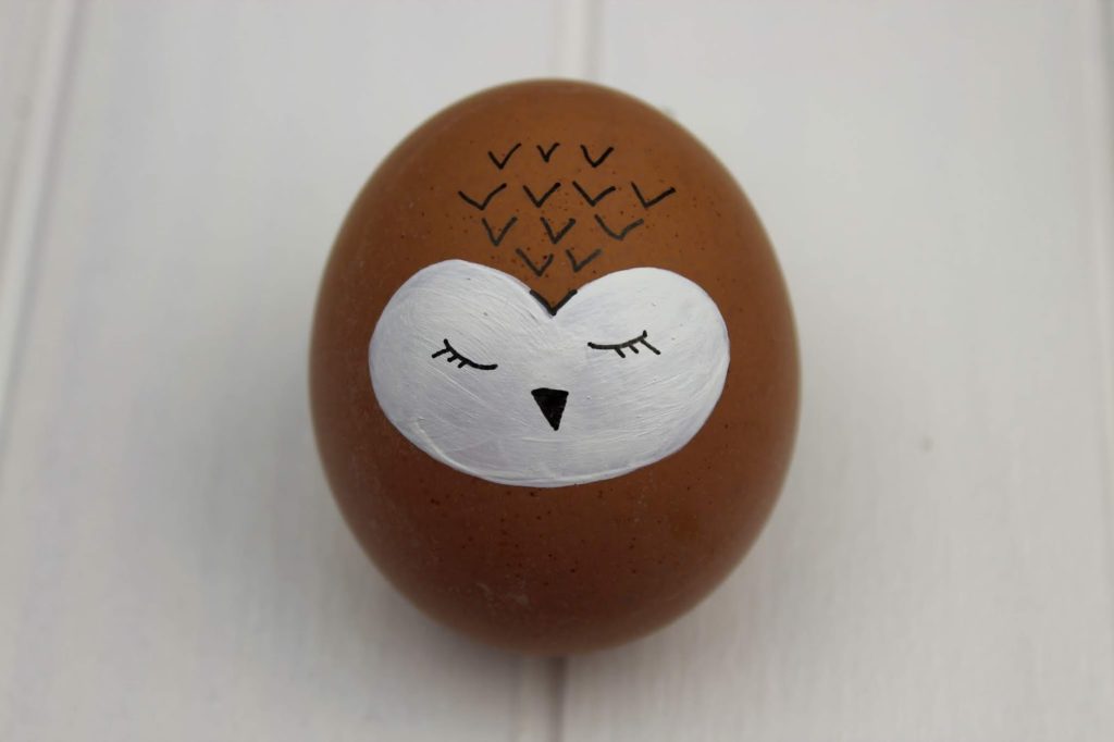 DIY: Tierische Ostereier mit Eierbechern aus Holzperlen ganz einfach selber machen - mit dem COSY Magazin DIY: Tierische Ostereier mit Eierbechern aus Holzperlen ganz einfach selber machen - mit dem COSY Magazin