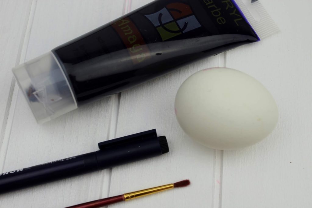 DIY: Tierische Ostereier mit Eierbechern aus Holzperlen ganz einfach selber machen - mit dem COSY Magazin DIY: Tierische Ostereier mit Eierbechern aus Holzperlen ganz einfach selber machen - mit dem COSY Magazin